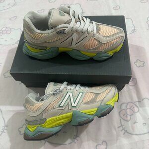 New Balance 9060 Series Low-Top Thick-Soled Sneakers